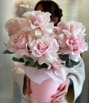 15 светло-розовых роз 50 см, Россия